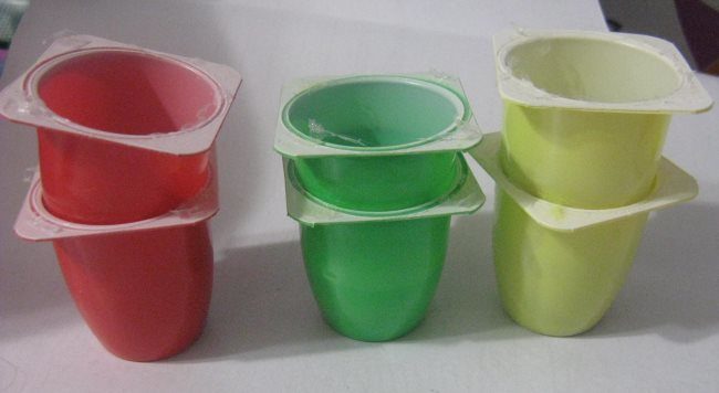 Пластиковые стаканчики из под йоргурта для посадки огурцов на рассаду